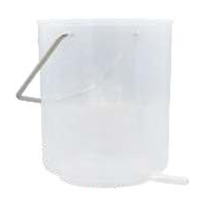 Irrigator cup